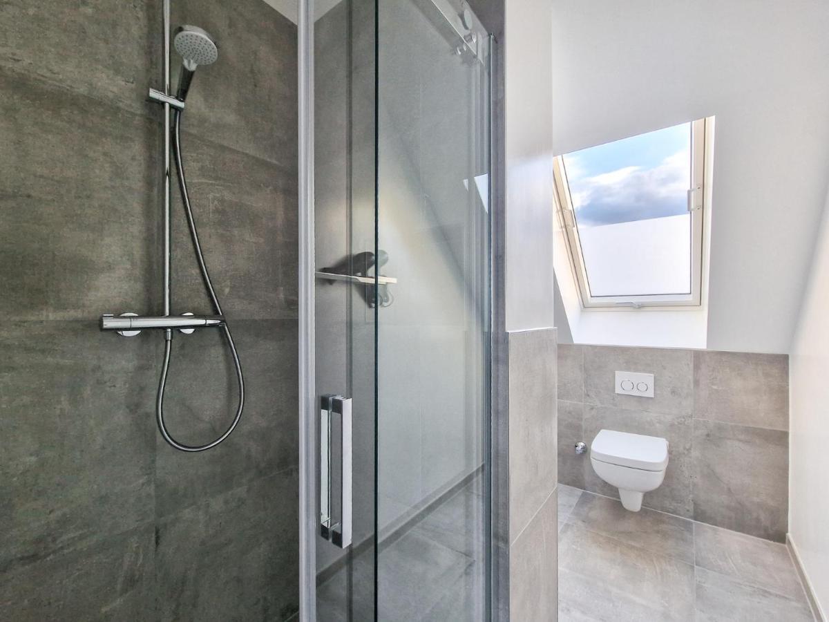 Raj Living - With 1 Or 2 - 15 Min To Messe Dus And Old Town Dus Appartement *