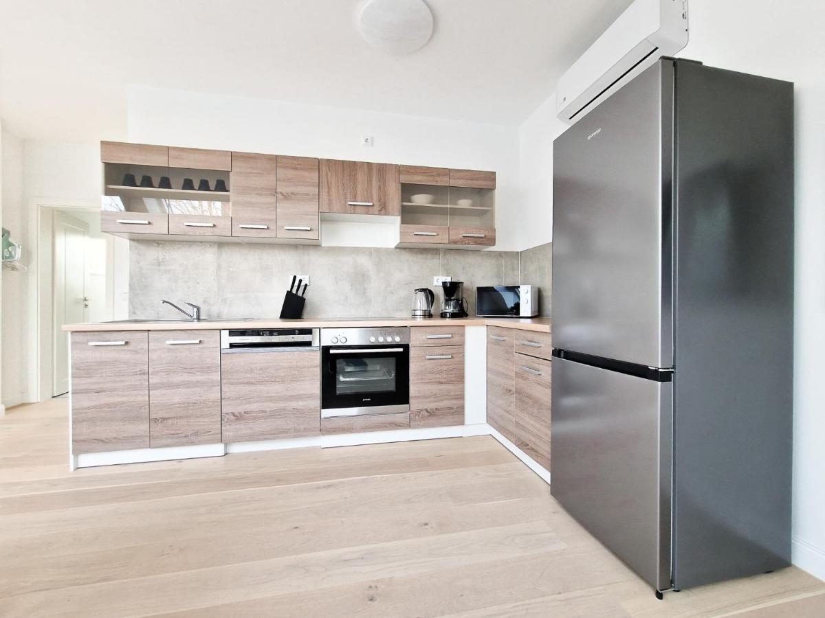Raj Living - With 1 Or 2 - 15 Min To Messe Dus And Old Town Dus * Düsseldorf