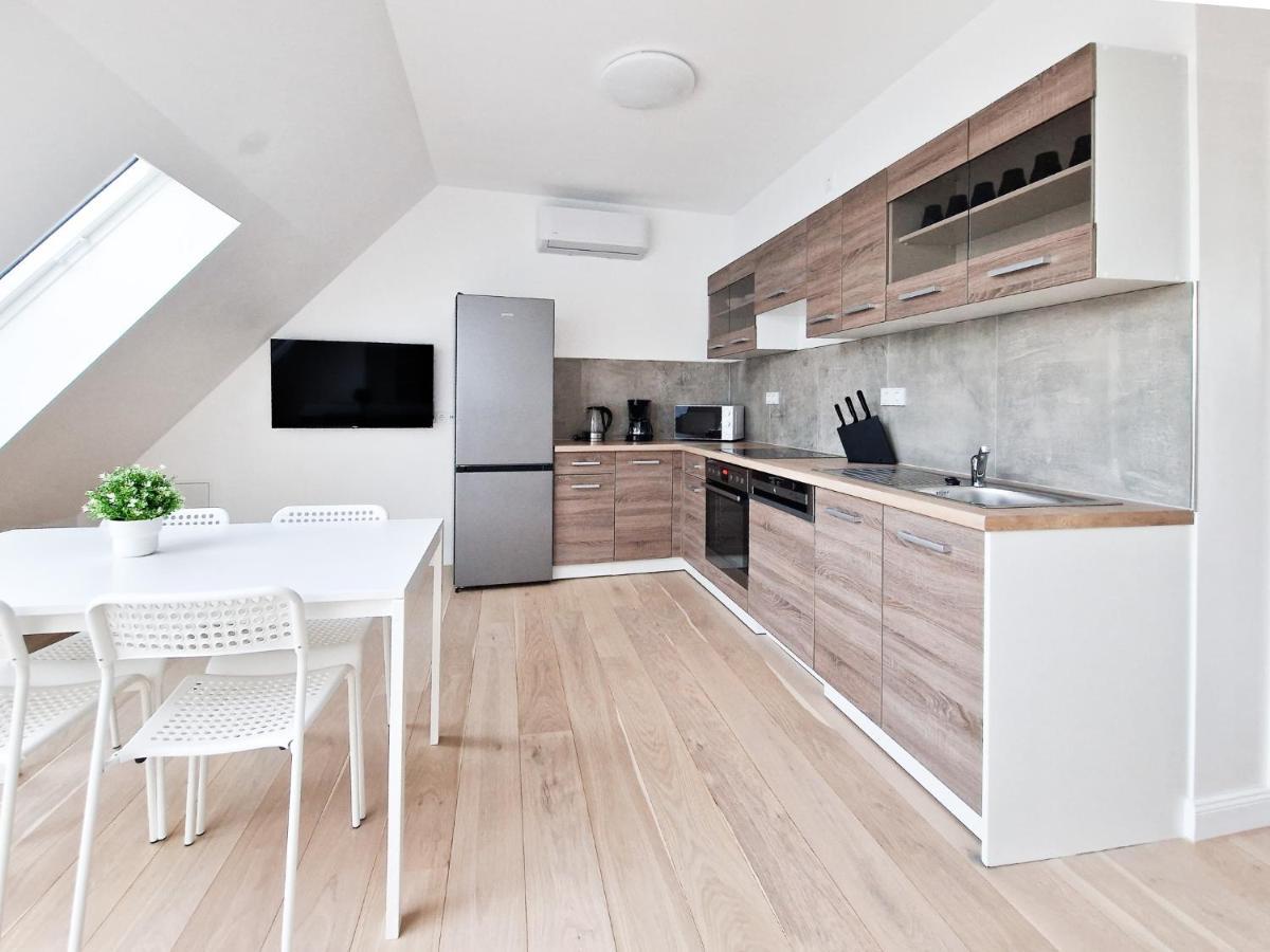 Appartement Raj Living - With 1 Or 2 - 15 Min To Messe Dus And Old Town Dus