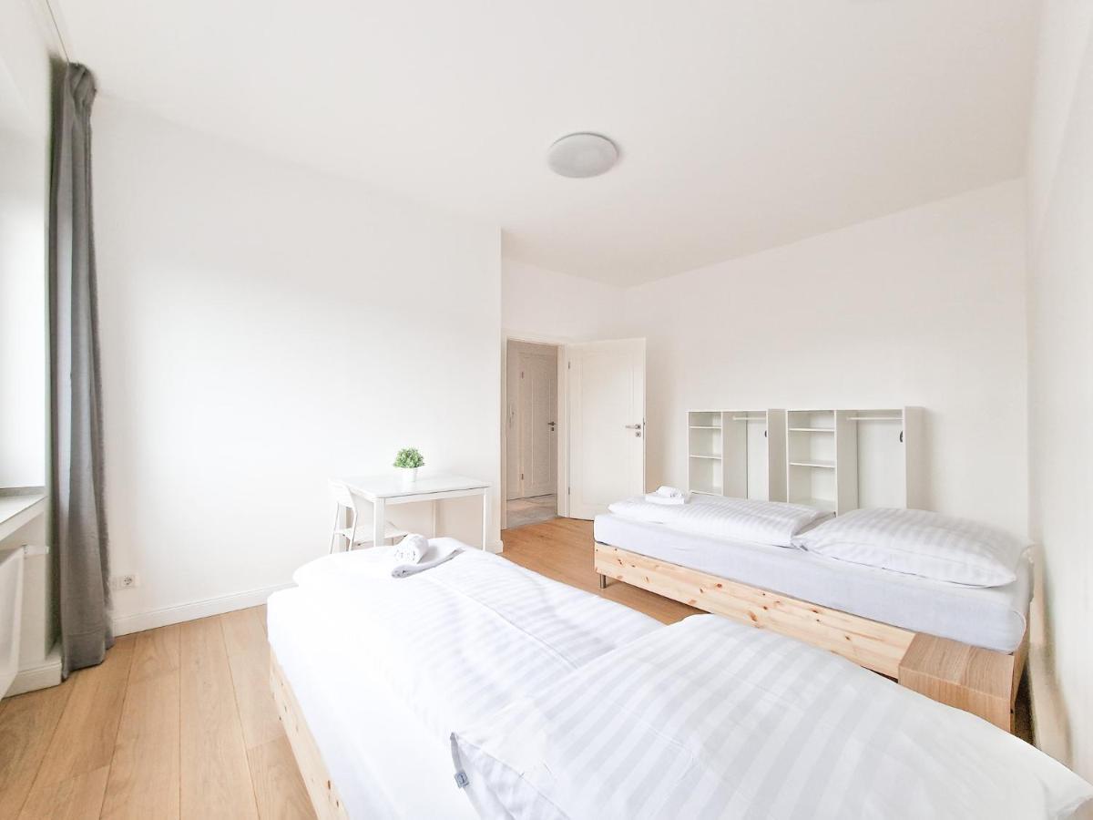 Raj Living - With 1 Or 2 - 15 Min To Messe Dus And Old Town Dus Appartement Düsseldorf