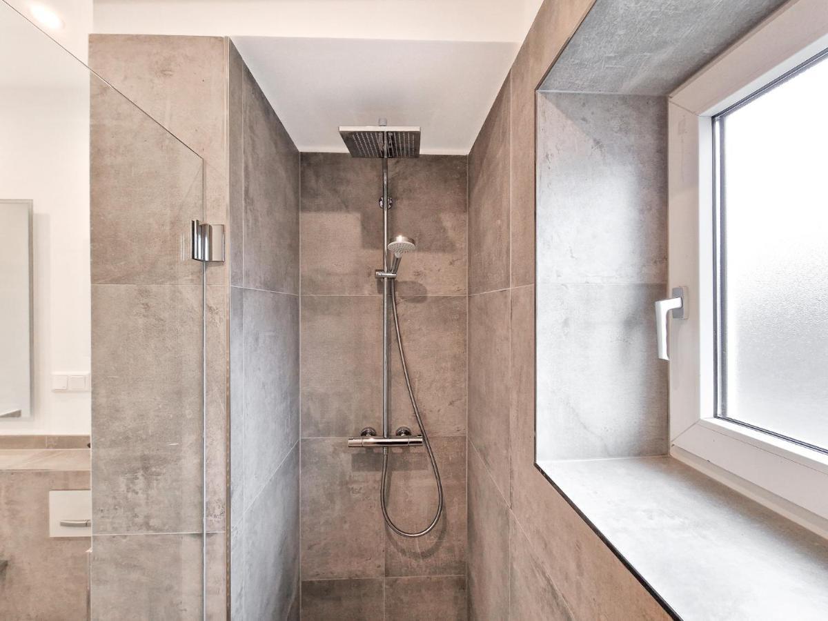 Raj Living - With 1 Or 2 - 15 Min To Messe Dus And Old Town Dus Appartement *