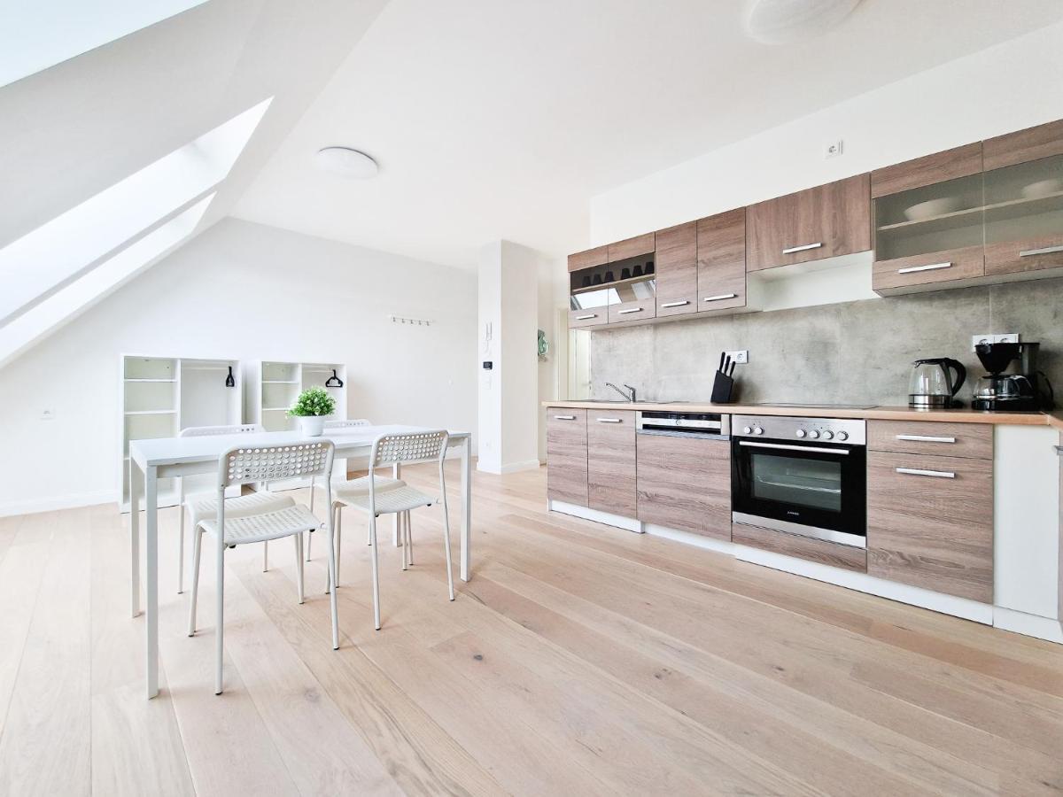 Raj Living - With 1 Or 2 - 15 Min To Messe Dus And Old Town Dus Appartamento Düsseldorf